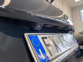 PEUGEOT 2008 1.2 puretech Signature s&s 82cv
